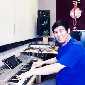 Listen to 谁动了我的心 （顾莉雅） (完整版) song with lyrics from 宝文
