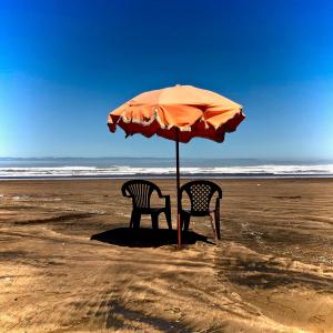 ดาวน์โหลดและฟังเพลง Get Away พร้อมเนื้อเพลงจาก Jim Jam