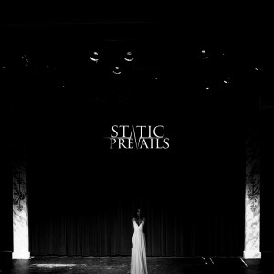 Dengarkan lagu The Opera (feat. Sarah Blackwood) nyanyian Static Prevails dengan lirik