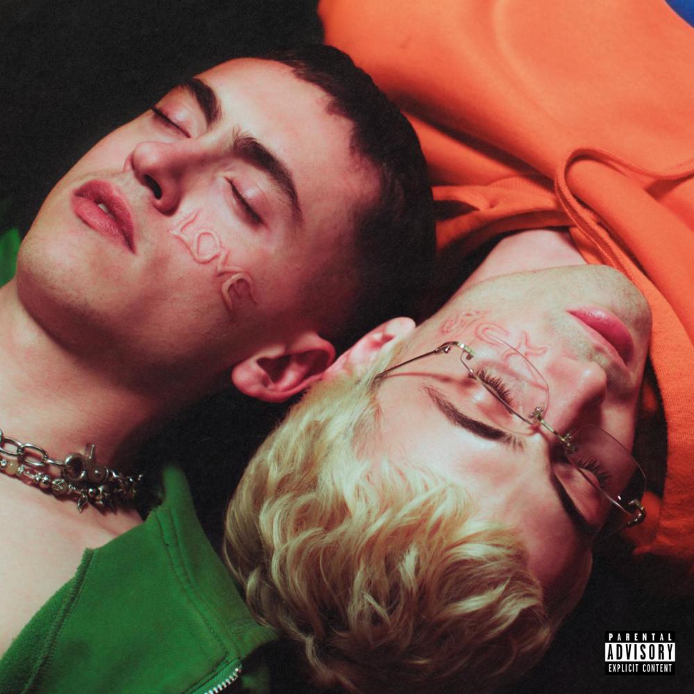 SARA E SABRINA (Explicit)