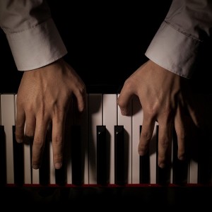 Listen to 路小雨 | Lu Xiao Yu (翻奏: Michael Tai) (完整版) song with lyrics from 刘晟翔