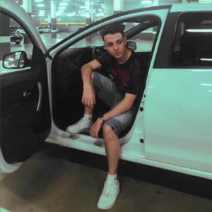 Dengarkan lagu Patrão do Mundo nyanyian Viguel dengan lirik