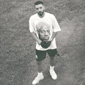 收聽Mazari的Não Quero (feat. kvns) (Explicit)歌詞歌曲