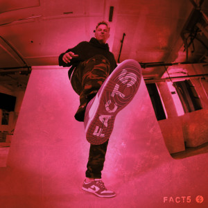 ดาวน์โหลดและฟังเพลง Facts พร้อมเนื้อเพลงจาก LZ7