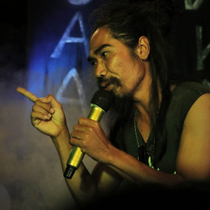 Listen to Nikmati Jalani Syukuri song with lyrics from Gading Aikmel
