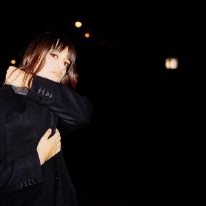 收聽Clara Luciani的La grenade歌詞歌曲