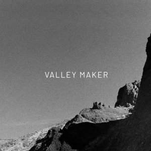 ดาวน์โหลดและฟังเพลง Supernatural พร้อมเนื้อเพลงจาก Valley Maker