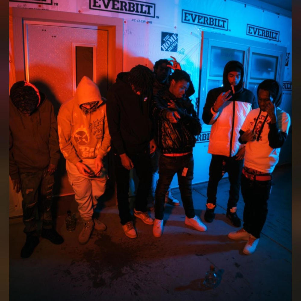 Just groove! (feat. D2bkeyz, Getmoneycharles & Cantgokdott) (Explicit)