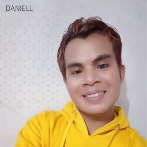 Dengarkan Hanya Cinta Yang Bisa lagu dari Daniel setiawan dengan lirik