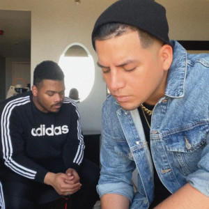 Dengarkan lagu Calling My Phone nyanyian Corey Nyell dengan lirik