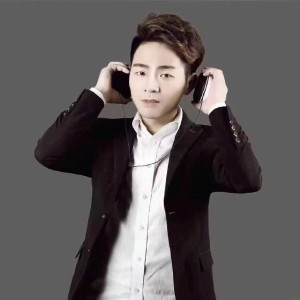 Listen to 爱这个东西 (伴奏) song with lyrics from 朱天毅