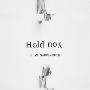 ดาวน์โหลดและฟังเพลง Hold You พร้อมเนื้อเพลงจาก Nardia Ruth