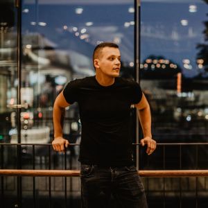 default playlist img