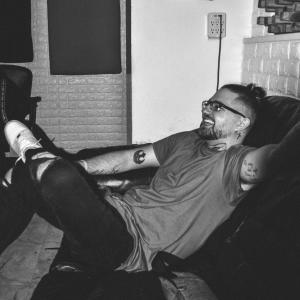 ดาวน์โหลดและฟังเพลง With Me (feat. VeNTUR BRV$$) (Explicit) พร้อมเนื้อเพลงจาก Aaron Sauer