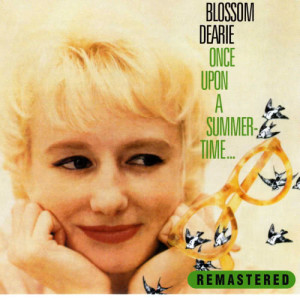 收聽Blossom Dearie的Manhattan歌詞歌曲