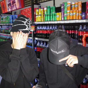 ดาวน์โหลดและฟังเพลง Lovers พร้อมเนื้อเพลงจาก biggie6ty