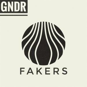 ดาวน์โหลดและฟังเพลง Fakers พร้อมเนื้อเพลงจาก GNDR