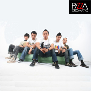 Dengarkan Terlupakan lagu dari PizzaCromatic dengan lirik