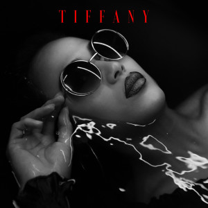 ดาวน์โหลดและฟังเพลง Tiffany (Explicit) พร้อมเนื้อเพลงจาก Ruell