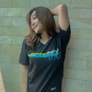 ดาวน์โหลดและฟังเพลง Tiara พร้อมเนื้อเพลงจาก Difarina Indra Adella