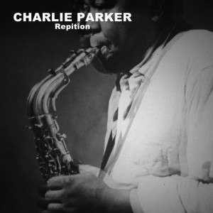 ดาวน์โหลดและฟังเพลง The Street Beat พร้อมเนื้อเพลงจาก Charlie Parker