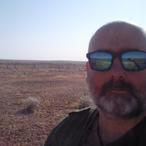 Listen to People Want to Get Down With You song with lyrics from Richard Blomfield