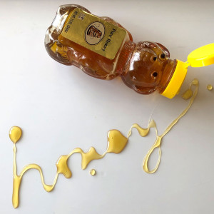 收聽Graham Saber的Honey歌詞歌曲