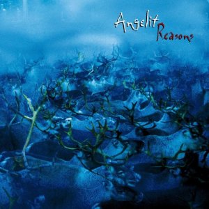 ดาวน์โหลดและฟังเพลง Ihttin พร้อมเนื้อเพลงจาก Angelit