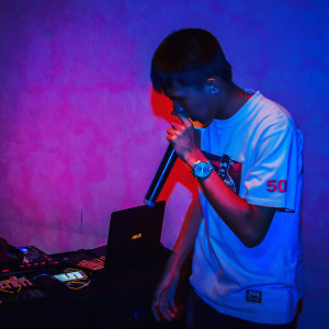Listen to เจ๋งพอ (Explicit) song with lyrics from Elevenfinger