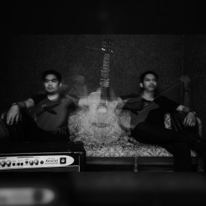 Dengarkan Forsaken lagu dari Raspy March dengan lirik