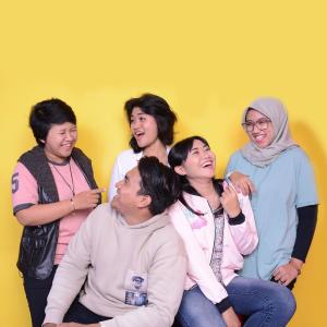 Dengarkan lagu Hadirmu nyanyian Cadenza dengan lirik