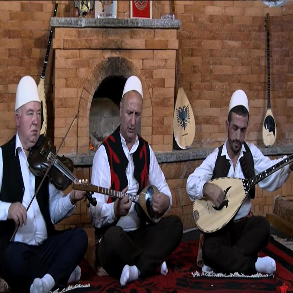 Esat Pashes (feat. Sinan Gashi)