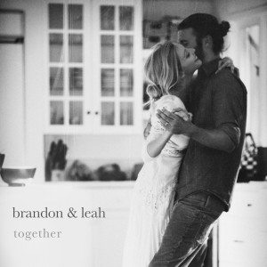 收听Brandon & Leah的Sunday Girl歌词歌曲