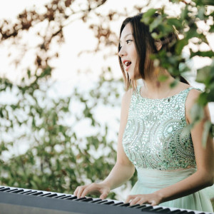 ดาวน์โหลดและฟังเพลง How Beautiful พร้อมเนื้อเพลงจาก Hyona Park
