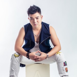 Listen to 缘定金山 (伴奏) song with lyrics from 张延