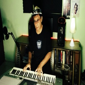 Dengarkan Uang lagu dari Suherman dengan lirik