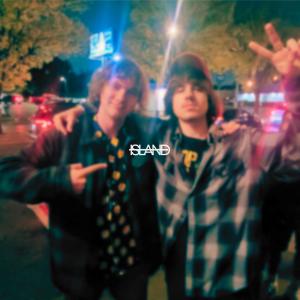The Island Collective的專輯I.C.E.D (feat. SiahonX, Craig.wav, NuNu.wav, 7VN, airdrop kid, qhostii, Ethan "The Executioner" & Cody Perry) [Explicit]