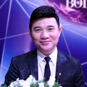 收聽Quang Linh的Em Còn Nhớ Huế Không歌詞歌曲