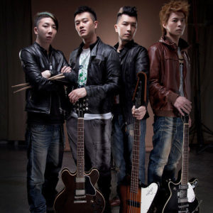 收聽Closer的繼續戰鬥歌詞歌曲