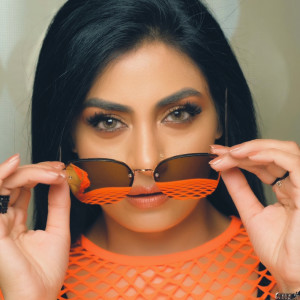 Dengarkan Chumdi Paraan lagu dari Fadia Shaboroz dengan lirik