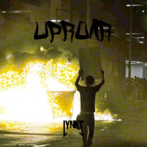 Dengarkan lagu Uproar nyanyian Lynks dengan lirik