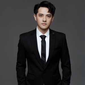 Listen to Ước Ao Một Mình Tôi song with lyrics from Ông Cao Thắng