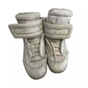 ดาวน์โหลดและฟังเพลง Margiela (Explicit) พร้อมเนื้อเพลงจาก LVNE