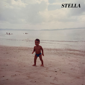 ดาวน์โหลดและฟังเพลง Stella พร้อมเนื้อเพลงจาก Lucas Lyrio
