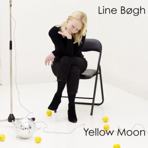 Line Bøgh的專輯Yellow Moon