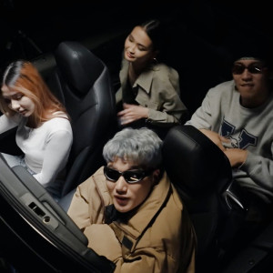 ดาวน์โหลดและฟังเพลง McQueen (Explicit) พร้อมเนื้อเพลงจาก AHUNA