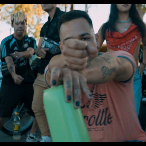 收聽Kandyel的Esto No Es Coca歌詞歌曲