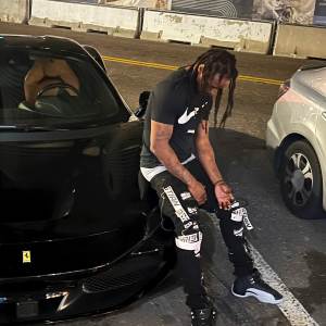 收聽MONEY 2 LONG的competition 48 (Explicit)歌詞歌曲