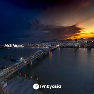 收聽Aldi Music的DJ TANTA E X COME ON TURN THE RADIO ON MENGKANE歌詞歌曲