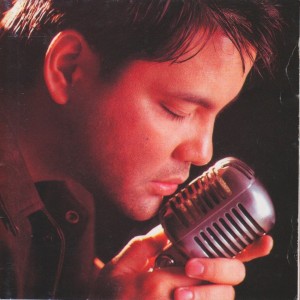 ดาวน์โหลดและฟังเพลง Smile พร้อมเนื้อเพลงจาก Martin Nievera